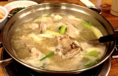 동대문 원조 닭한마리. but 난 왜 논현동 야매 닭한마리가 더 맛있는거냐구. | 난