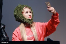 181202 서울 동자아트홀 팬사인회 EXID LE 직찍 | Kpop girl groups, Kpop girls, Girl group