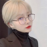 Image may contain: 1 person, eyeglasses and closeup | 짧은 머리 스타일