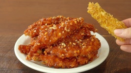 이 방법 괜찮네~ :: 양념치킨소스 :: Korean Chicken Recipe - 2023 | 음식 요리법, 식품 아이디어, 양념 튀기지 않았는데 치킨이 바삭해요.... 