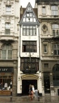 Facade.Entrance에 있는 핀