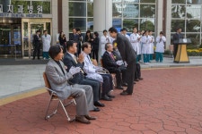 KB금융그룹과 함께하는 이동 치과진료차량 전달