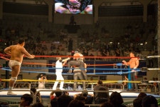 초청으로 #장충체육관 에서 프로레슬링을 보게 되었다. 아쉽게도 프로레슬러 #이왕표 의 은퇴식이기도… | 프로레슬링... 