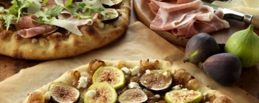 Mission Fig and Prosciutto Pizza - California Figs | Recipe | Prosciutto pizza, Mission figs, Food