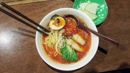 호랑이식당 맛있네. 근데 짜. 많이 짜. 호면은 매움. 다음엔 마제면 ㄱㄱ. #강남 #호랑이식당 #호면 #면 | 식당, 면