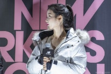[181102] 뉴발란스 팬사인회 아이유 직찍 by