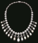 The front decorated with a fringe of seventeen drop-shaped graduated pearls, enhanced by an old Eu… | 쥬얼리, 진주, 악세사리