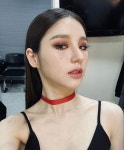 이달의 소녀 / LOOΠΔ / 今月の少女 / 本月少女 on Instagram: “🐰 [#희진 / #HeeJin] 탐이 나🖤 #이달의소녀 #LOONA #ñ... 