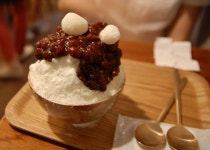 [홍대] 경성팥집 옥루몽 : 가마솥전통팥빙수 | Food, Desserts, Pudding