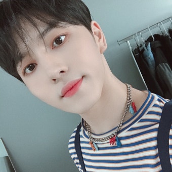PENTAGON·펜타곤 on in 2020 | Pentagon, Chain necklace, Necklace