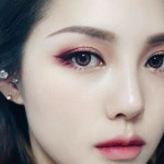 렌즈는 렌즈스토리의 잇걸 홀릭 핑크...인데 착용하면 핑크빛 안 보여요 | Burgundy makeup, Pony makeup, Korean eye makeup