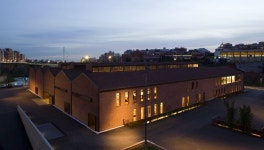 *어반 코워킹 스페이스 [ Alonso y Balaguer ] Espai Baronda | 공장 건축