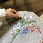 #아뜰리에화양연화#자수아티스트#화양연화#주보은작가 으윽....왜케 추운거야 | Creative embroidery, Brazilian embroidery, Hand...