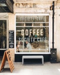 Journey Coffee Official on Instagram: “낯선 도시에서 걷다가 우연히... 지금 생각해 보면 이런 낯선 여행자로서 산책할 때가 가장 행복한... 