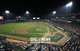 남아공 월드컵 16강 주역' 김정우 볼리비아전에 은퇴식 개최 | Baseball field, Baseball, News