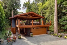 지니의2층3룸주택 | Cottages and Cabins | 2층 집