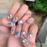 속눈썹연장,롤링펌,왁싱,반영구에 관한 자세한 내용은 ▶️@d__h0623 팔로… ในปี 2020 | เล็บสีม่วง, เพชร