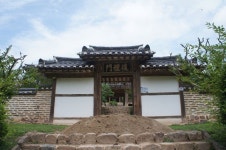 Seowon of Korea 韓國 書院 유네스코 등재에 있는 Kim Yong-Bok님의 핀