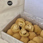 #빵유민_편의점 #씨유 #모찌모찌롤티라미수 - 맛있어서 또 사뭇다😋 또 먹어도 첫 맛 갬덩 그대로🤭 갠적으루 녹차보다... 