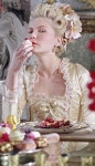 Kristen Dunst as Marie Antoinette | 로코코 패션, 사진, 중세시대