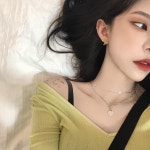 𝐎𝐯𝐞𝐫𝐟𝐢𝐥𝐥 𝐦𝐨𝐨𝐝 (대장) on Instagram: “코꾸멍 하트 ♥” | Hoop earrings, Chain necklace... 