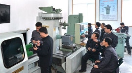 최첨단의 새로운 경지를 개척하기 위한 연구사업을 심화시키고있다