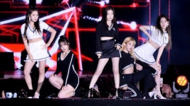 181003 레드벨벳 (Red Velvet) 배드보이 (Bad Boy) [4K] 직캠 Fancam (2018 아시아송페스티벌) by CelebTV https://youtu.be/7i8LuTX8HPU