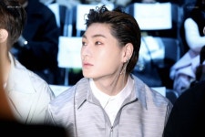 Pin de Han em HANSE (한세) em 2020