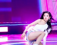 리아 입덕직캠 움짤.gif - 스퀘어 카테고리 - 2020 | 유명인, 노래방, 스포츠