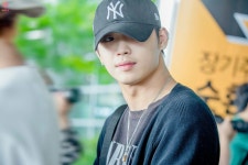 Pin oleh 비오디 di HYUNSIK BTOB | Gambar