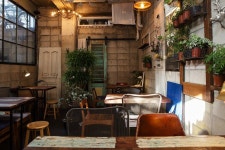 봄 내음 가득 연트럴파크 맛산책 : 네이버 포스트 | Outdoor decor, Design, Interior