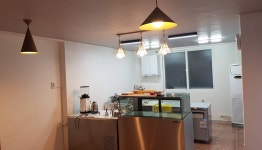 완성돼가는중   셀프인테리어  조명  쇼케이스  냉장고  냉동고  그라인더  제빙기  디저트카페  대전신상카페   lacdessert... 