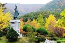 [경주 가볼만한 곳]은행나무가 아름다운 경주 용담정(동학 발상지) | 여행, 아름다운, 입구 문