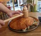 ’경성짬뽕’의 망치로 깨 먹는 ’망치탕수육’: UNDER THE BREAD ! FRIED SWEET PORK & MIXED VEGGES ! | Food