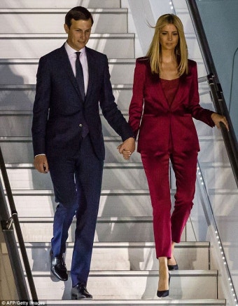 Ivanka and Melania Trump put on a chic show in Poland #dailymail | 패션 스타일, 패션
