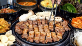 줄서서 먹는 가성비 숙성 초벌 돼지고기, 껍데기 Popular BBQ, Samgyeopsal - Korean Street Food 72시간 숙성시킨 역대급 쫄깃한... 