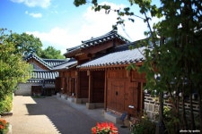 북촌 역사가옥박물관, 백인제가옥 ｜ 서울 가볼만한곳 | House styles, Outdoor structures, Pergola