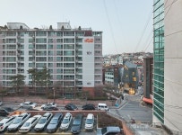 논현동 코너 작은집 위치 : 서울특별시 강남구 논현동 용도... 파트너 그룹 디자인팀 : 강경국 시공 : 태… | 작은 집, 모던 건축, 건축사진
