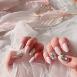 아이세라💅🏻 매탈파우더에 풀스와네일❣️ 화려한듯안한듯❣️ 너무너무이쁜거같아용👍🏻👍🏻 ㆍ ㆍ ✨예약문의✨ 정확한... 