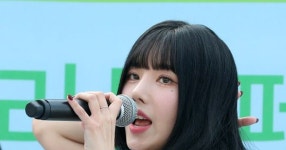 권은비 아이들이 행복한 세상, 모두 함께 만들어요[그린리본마라톤] - 2023 | 행복한, 사진, 가수