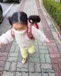 어린이집을 쏜쌀같이 뛰어감.... . . . . #세젤귀#눈웃음#cute#bebe#베베#베이비#도치맘#딸바보#심쿵#초보… | Playlist, Post