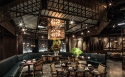 Mott 32, Hong Kong | 기차
