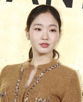 김고은 샤넬 | 패션, 샤넬 패션, 예쁜 메이크업