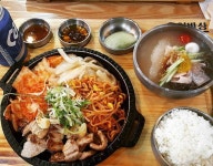 혼밥하기 좋은가게 저렴하고 푸짐하다 #서울#낙성대#샤로수길#밥#삼겹살#고기#냉면#백반#혼밥#혼술#肉#韓国料理 | 韓国料理, 肉