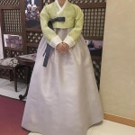 . . 은은한 색감이 세련된 혼주님한복◡̈♥ . . #선이고운우리옷 비단빔 한복 (@bidanbim) | Instagram photos and videos
