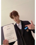 Stray Kids (스트레이 키즈) Instagram Update “2019.02.14 청담고등학교 졸업 😂😂😂학교 더 다닐래 축하해준 모든 스테이... 