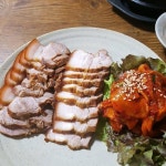 연희동 녹원쌈밥   서울시 서대문구 연희동 82-3 | 식품 아이디어, 돼지고기 요리, 음식 음료