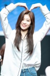 김민주에 있는 민수님의 핀 | 아이돌