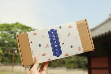 즐거운 휴식이 있는 전통 디자인 ‘희희낙락’ (With images) | Cards, Playing cards, Magazine