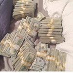 millionaire #investment #Entrepreneur #motivation #entrepreneurlifestyle #inspirational #Success #mo… | 돈 뭉치, 돈, 금